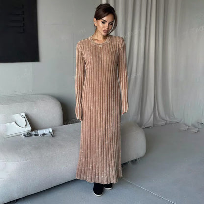 Robe maxi femme avec structure rayée et coupe élégante Chic und Stil