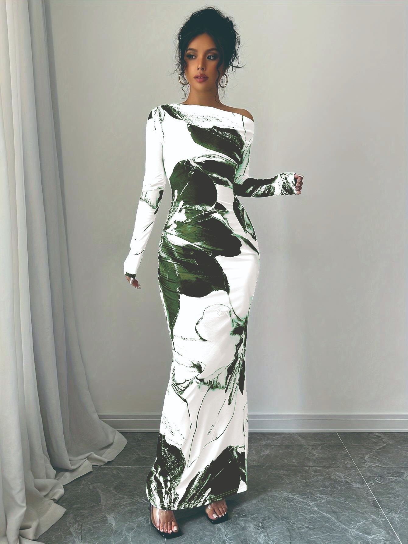 Dames Élégant Robe Maxi avec décolleté asymétrique et design floral Chic und Stil