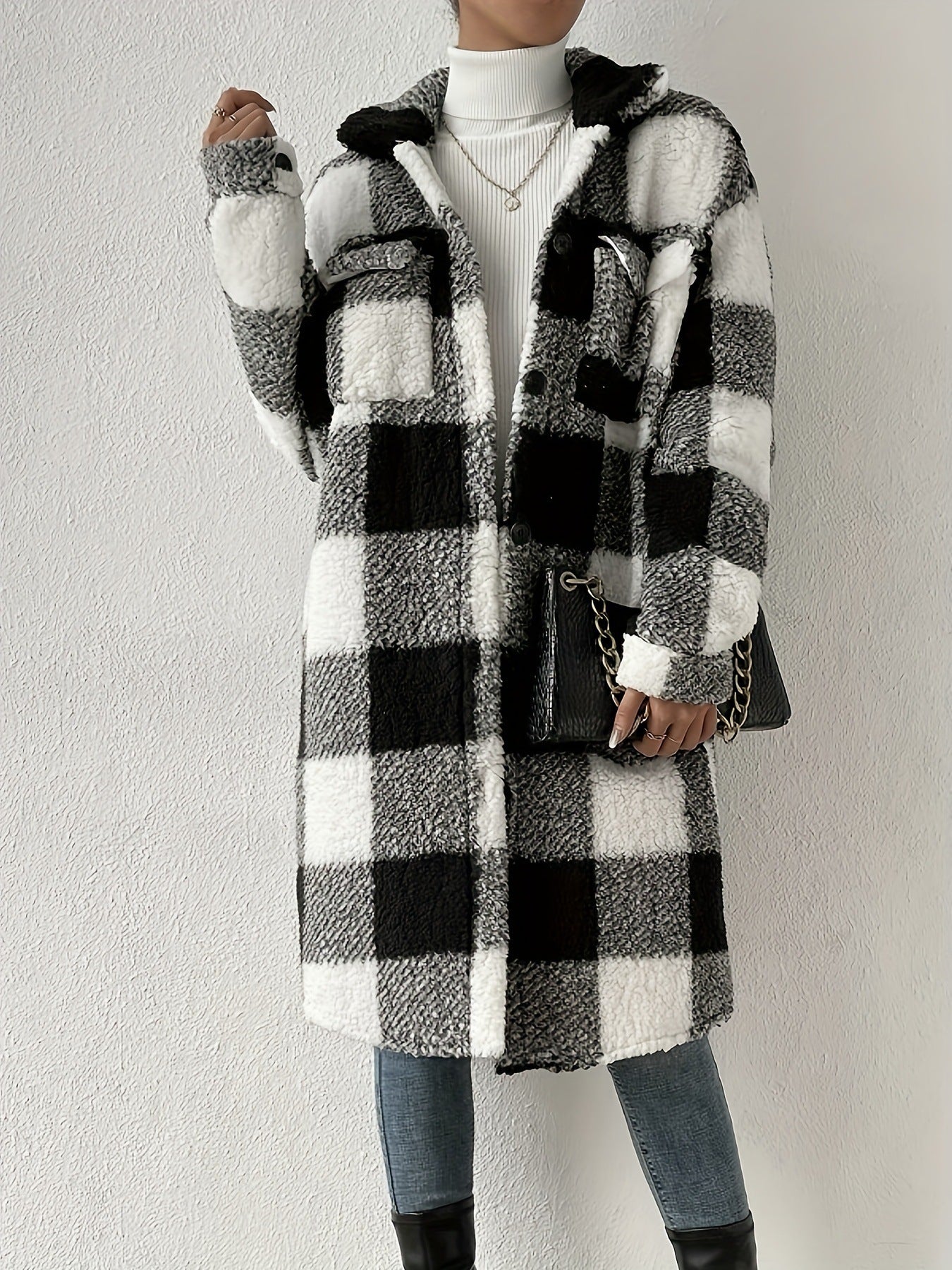 Dame Teddy-pull à capuche avec motif à carreaux et poches pratiques Chic und Stil