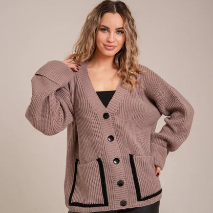 Dames gros tricot cardigan avec grandes poches et bouton décoratif Chic und Stil