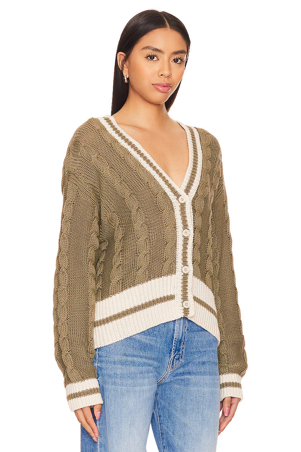 Cardigan décontracté en tricot pour femmes avec décolleté en V profond et une structure de motif en torsade caractéristique Chic und Stil