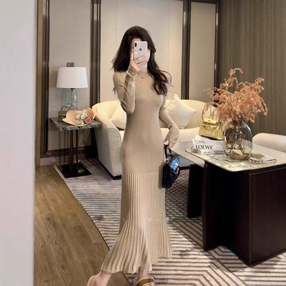 Robe maxi en tricot pour femmes avec un fin design côtelé et des accents de manches modernes Chic und Stil