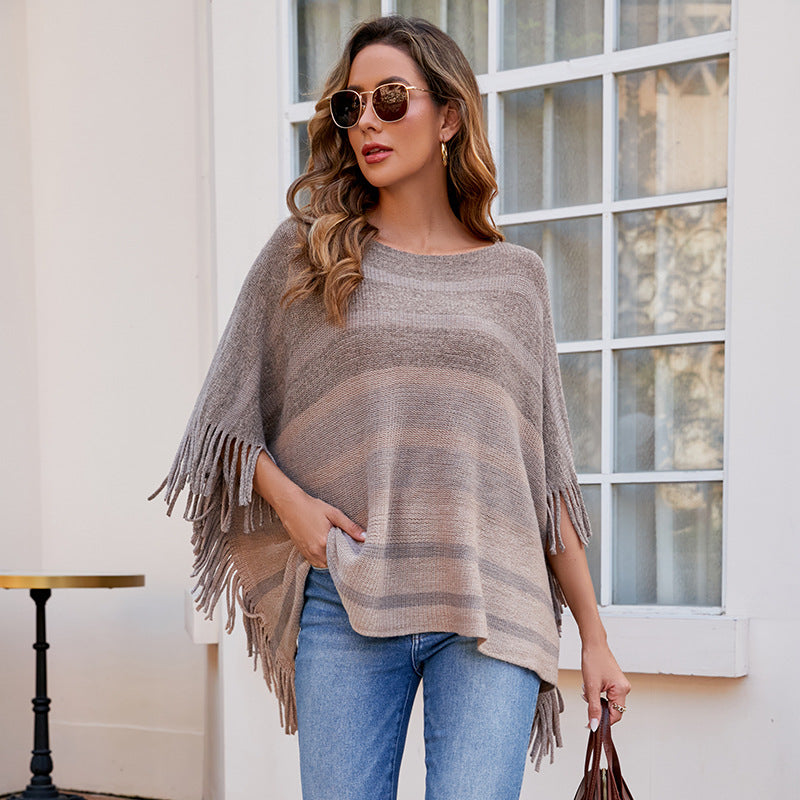 Dames élégant poncho avec design texturé et détails à franges Chic und Stil