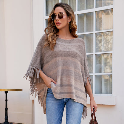 Dames élégant poncho avec design texturé et détails à franges Chic und Stil