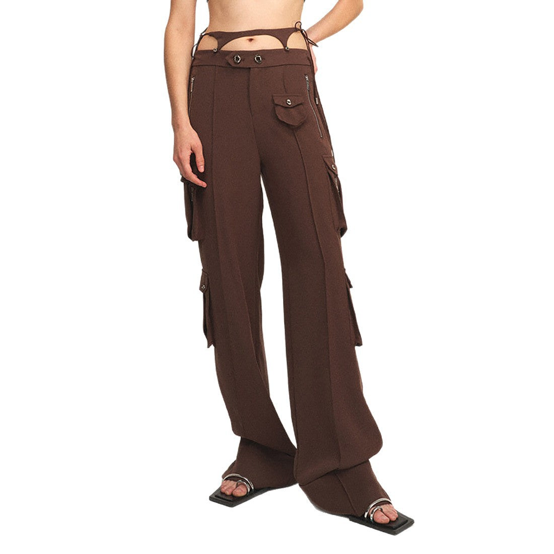 Chic and Style women’s cargo pants with innovative cut and belts