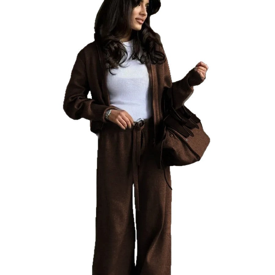 Women comfortable two-piece set with cropped sweatshirt and wide pants Chic and Style