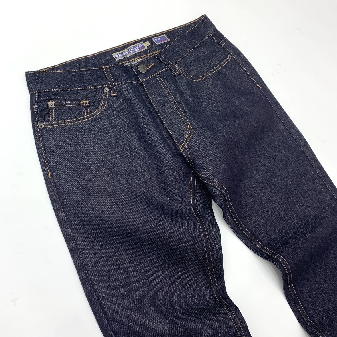 Women's jeans pants with a modern design featuring durable stitching and a timeless look Chic und Stil