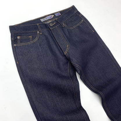 Women's jeans pants with a modern design featuring durable stitching and a timeless look Chic und Stil