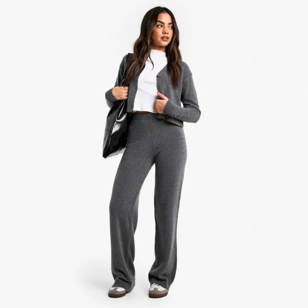 Women's loungewear set with stylish cardigan and comfortable loose pants Chic und Stil