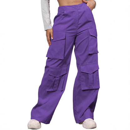 Women's cargo pants with practical pockets and wide leg Chic and Style