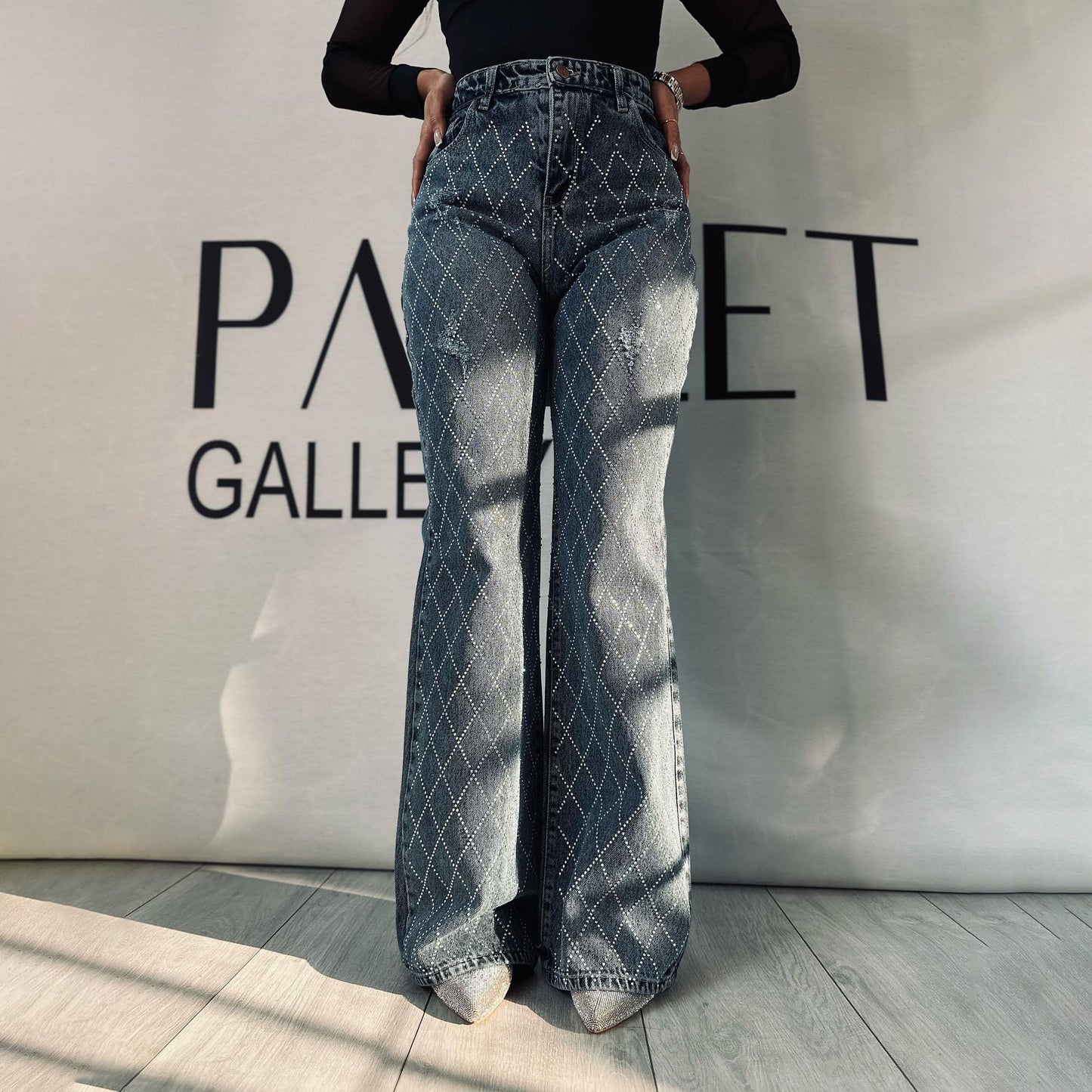 Dames élégantes jeans bootcut taille haute avec strass brillant Chic und Stil