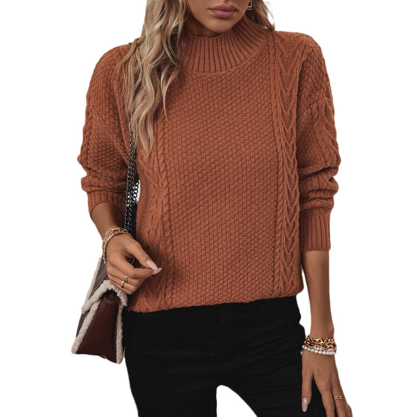 Pull en tricot pour femmes avec un motif de torsades saisissant et un col montant Chic und Stil