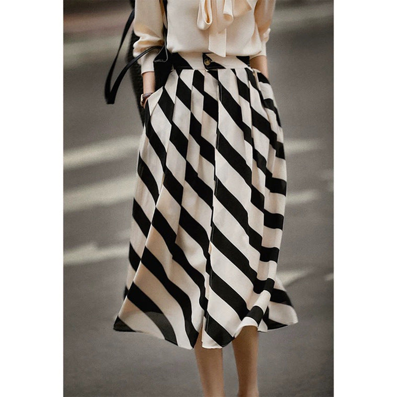 Jupe maxi plissée pour femmes avec design rayé Chic und Stil