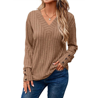 Pull femme décontracté à col en V avec design en ribbing texturé et détails élégants de boutons Chic und Stil