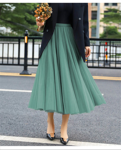 Elegant tulle skirt for women with a flared cut and an elastic waistband Chic und Stil