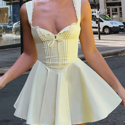 Robe mini femme avec corsage et volants Chic und Stil