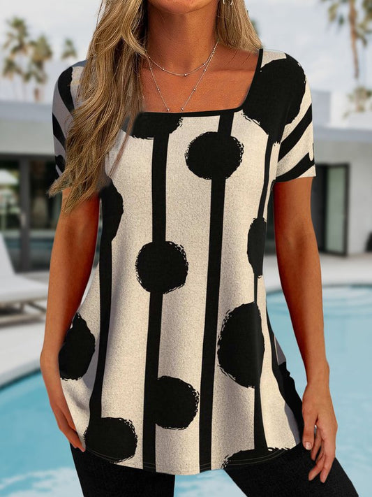Top féminin avec décolleté carré et design graphique moderne Chic und Stil