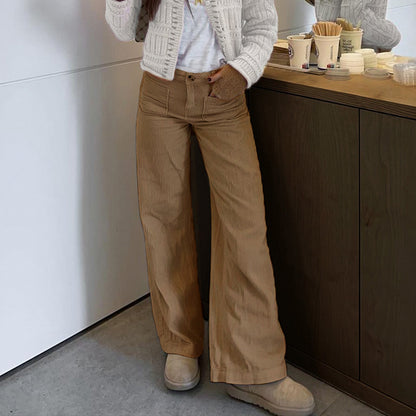 Comfortable and elegant corduroy pants for women with flared leg Chic and Style