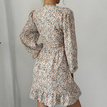 Robe mini ornée de fleurs pour femmes avec décolleté en V profond et manches volumineuses Chic und Stil