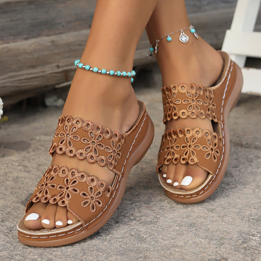 Sandales confortables pour dames avec des détails floraux et une semelle antidérapante Chic und Stil