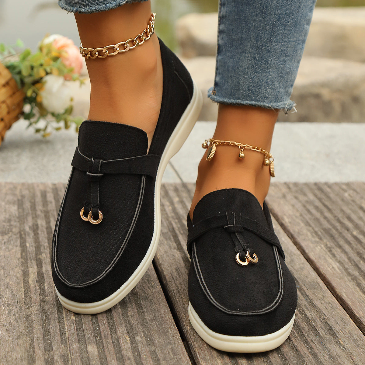 Mocassins pour femmes au design tendance avec des accents dorés Chic und Stil