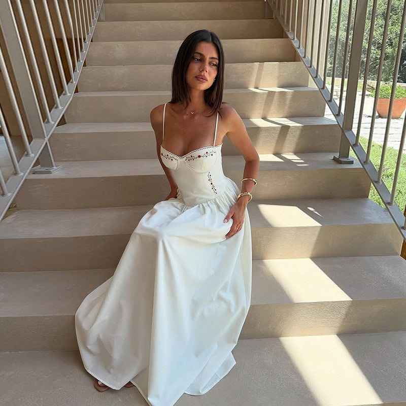 Femme Élégant Midi-Robe avec Décolleté en Cœur et Détails Ornés Chic und Stil