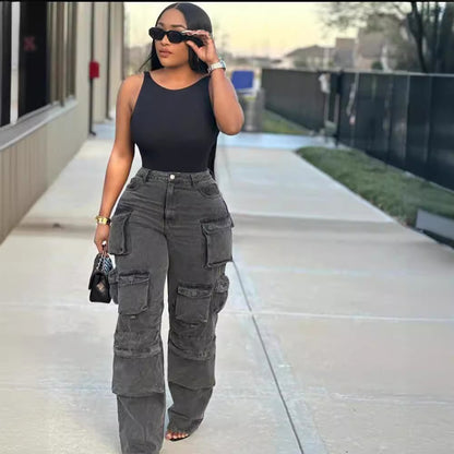 Chic and Style women's cargo pants with practical side pockets and a relaxed fit