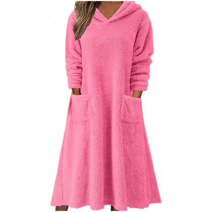 Robe en polaire confortable pour femmes avec capuche et poches pratiques Chic und Stil