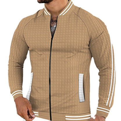 Veste matelassée sportive pour hommes avec un design structuré et des poches zippées latérales Chic und Stil