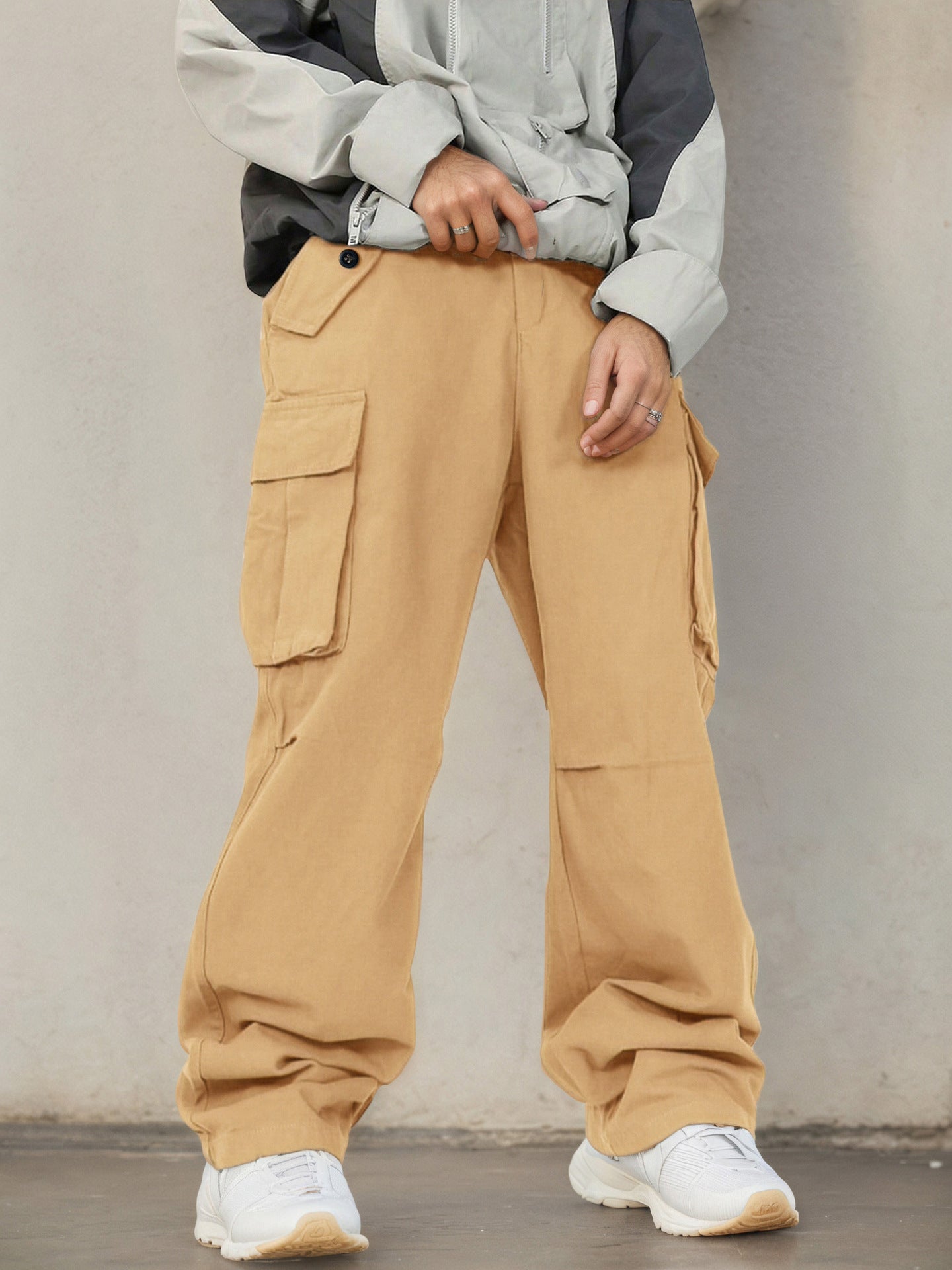 Cargo pants for women in a casual urban Chic and Style