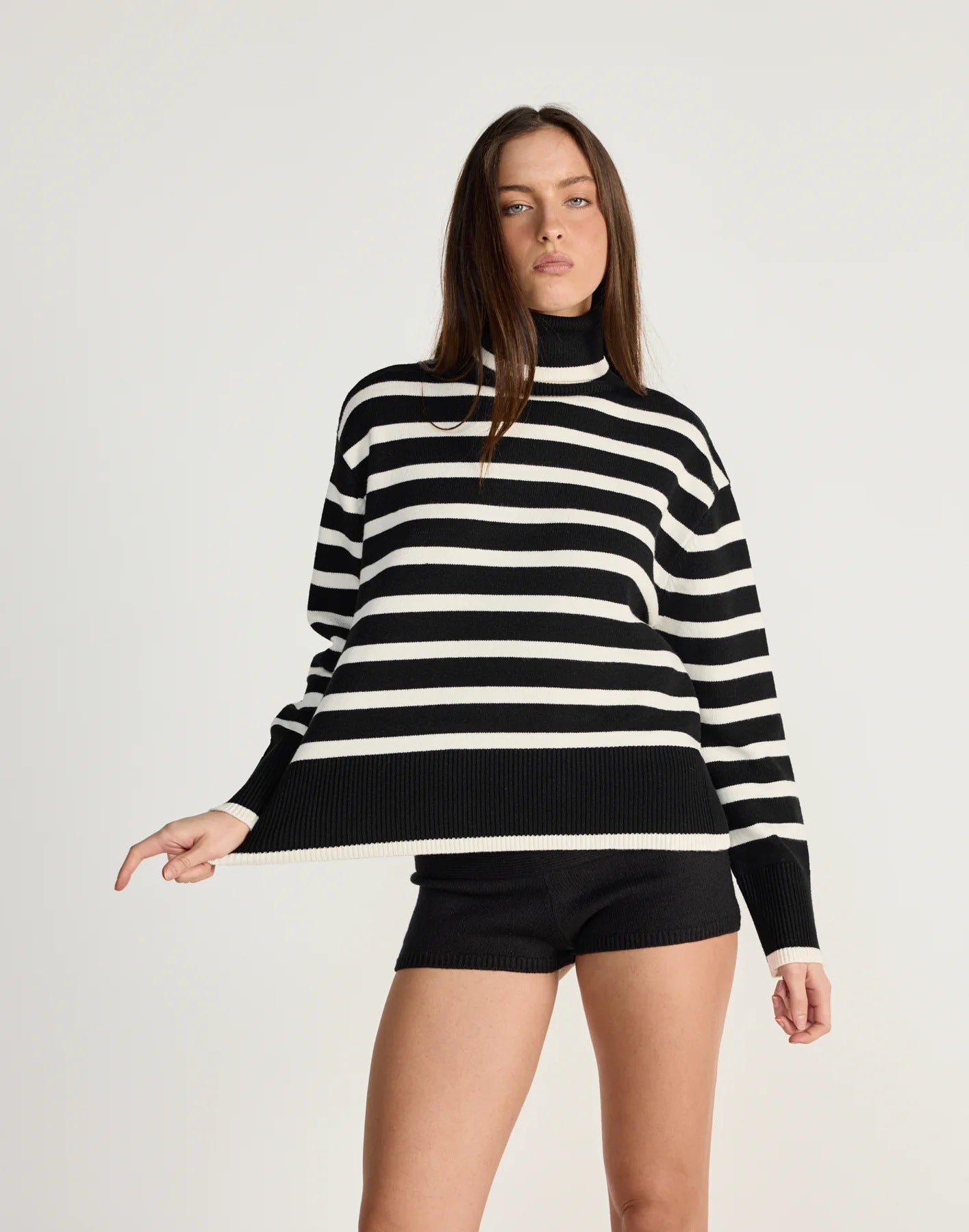 Pull-over à col roulé rayé pour femmes avec coupe décontractée Chic und Stil