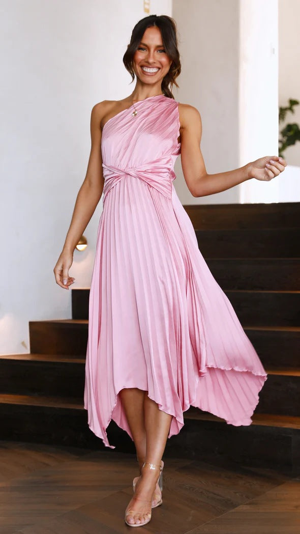 Robe maxi plissée asymétrique Chic und Stil pour femmes