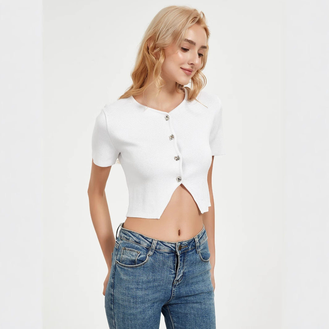 Chemisier à manches courtes pour femmes avec détails décoratifs en boutons Chic und Stil