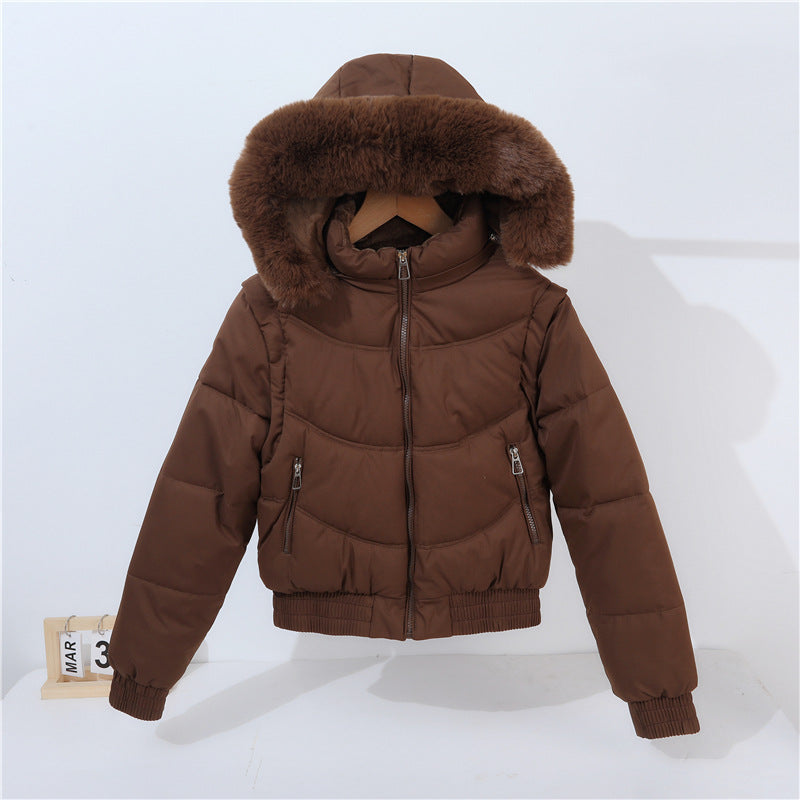 Short quilted jacket for women with removable hood and luxurious faux fur collar Chic and Style