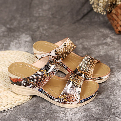 Sandales confortables pour dames avec des sangles élastiques et semelle antidérapante Chic und Stil