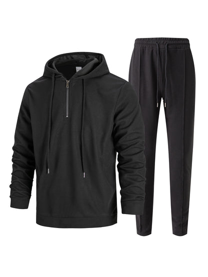 Men's sporty hoodie and jogging pants set in breathable material with chic and stylish accents