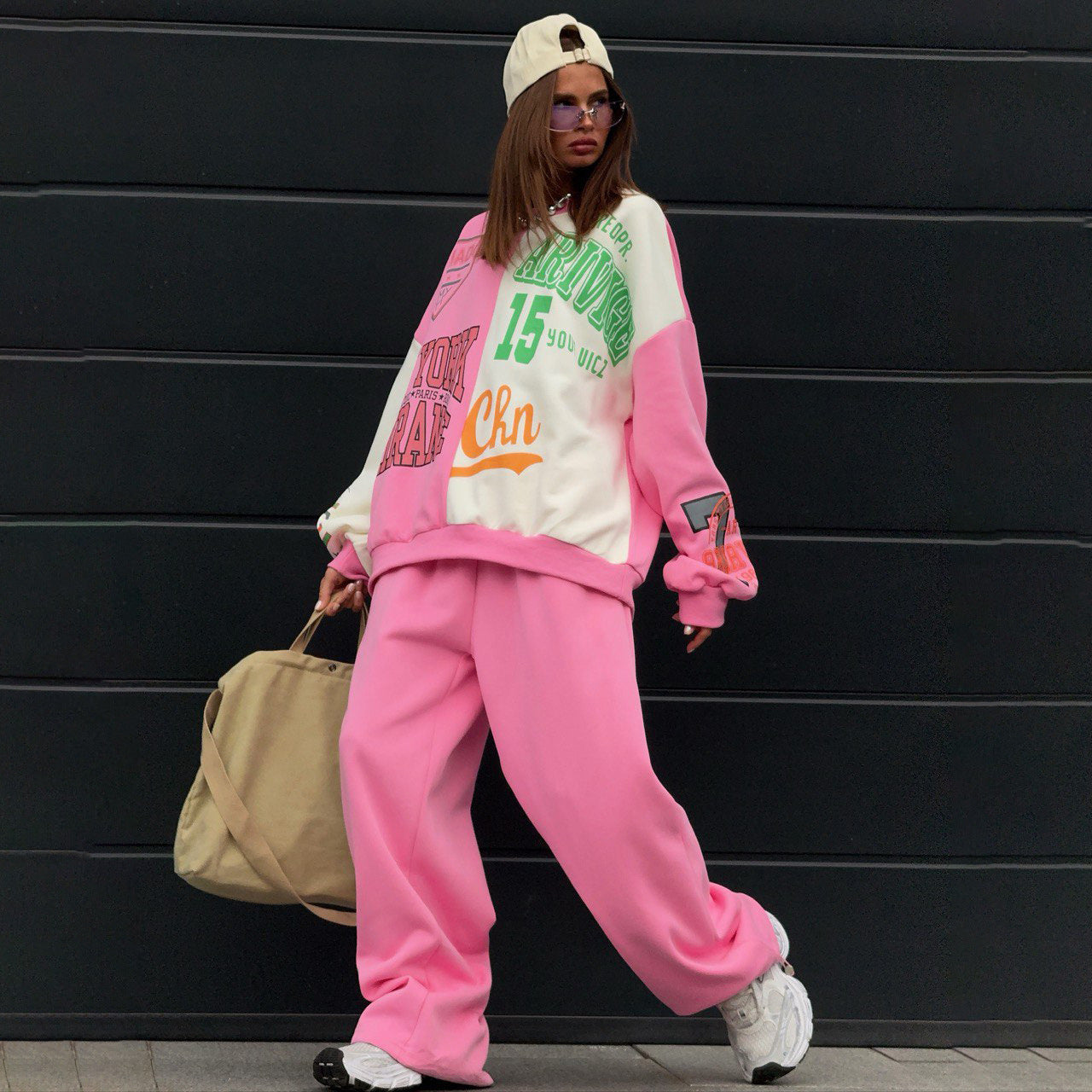 Chic and Style oversized casual sweatshirt and jogger pants set for women