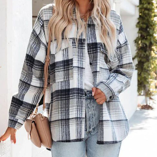 Chemise à carreaux décontractée pour femmes avec poches plaquées Chic und Stil