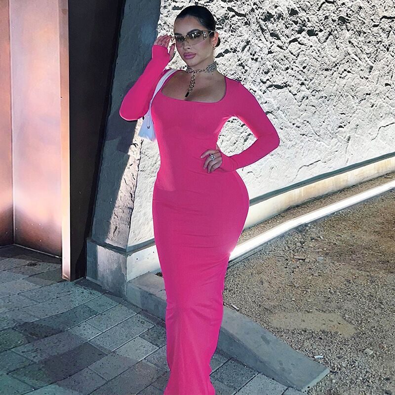 Robe maxi à manches longues cintrée pour femmes avec décolleté carré Chic und Stil
