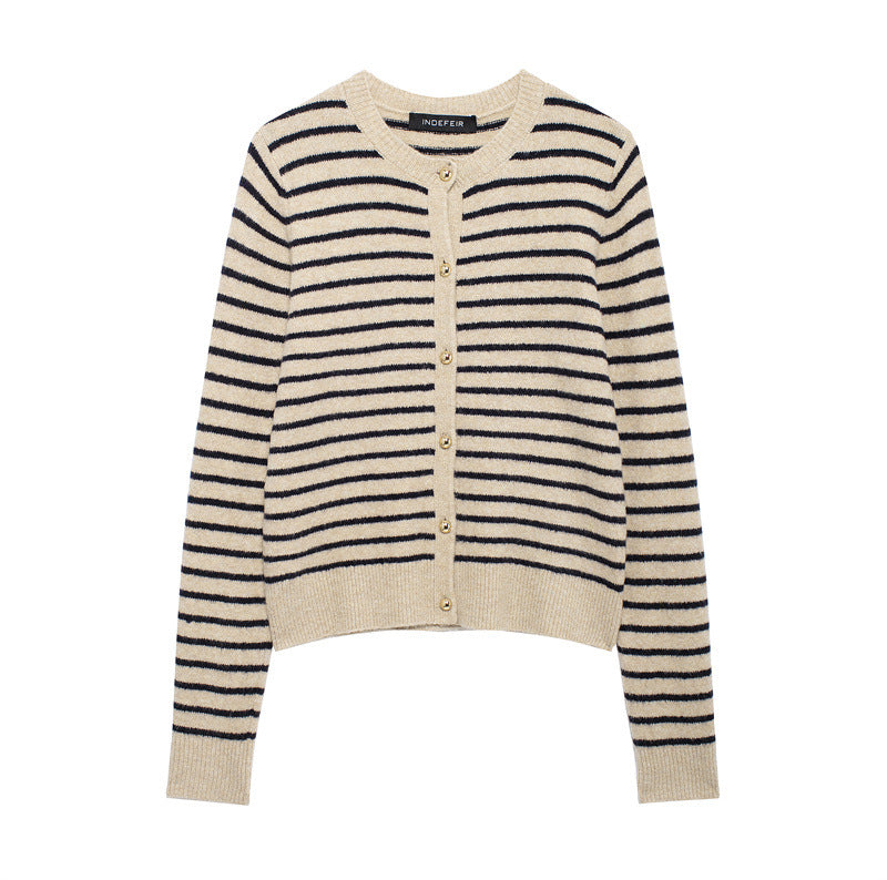 Dames cardigan avec un motif à rayures délicates et des détails de boutons élégants Chic und Stil
