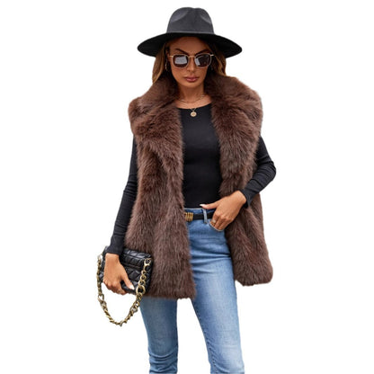 Dames gilet en fausse fourrure avec une coupe élégante et un col volumineux Chic und Stil