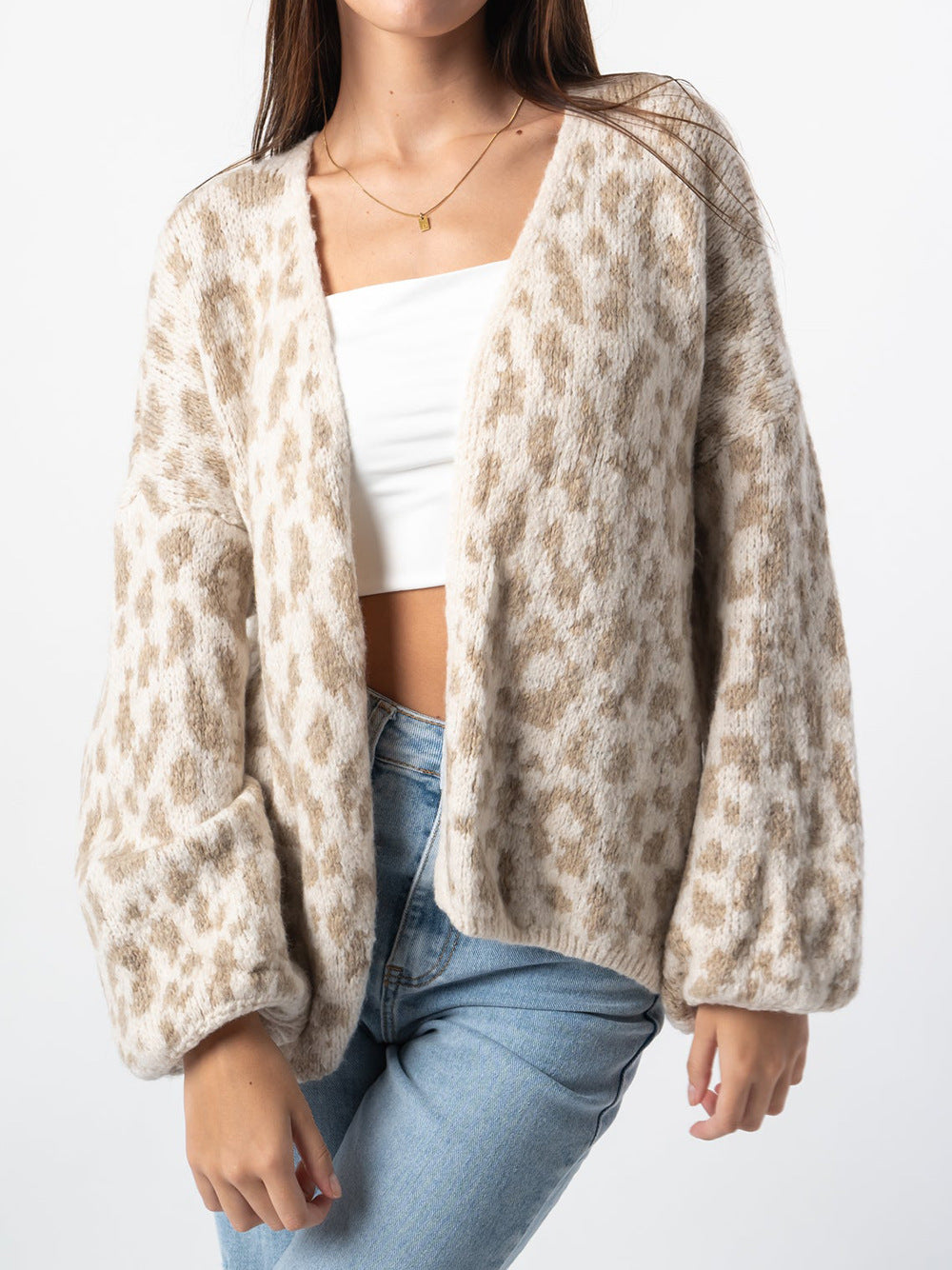 Dames gros tricoté Cardigan avec un motif léopard élégant et des détails oversize confortables Chic und Stil