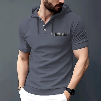Polo pour hommes élégant à manches courtes et capuche avec poche contrastante Chic und Stil