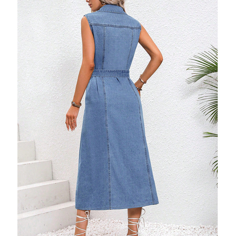 Robe chemise en denim pour femmes avec coupe cintrée et ceinture Chic und Stil