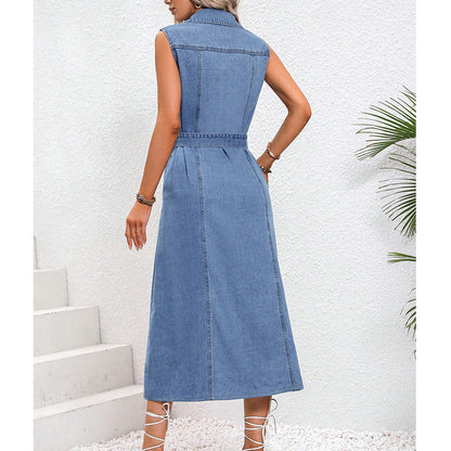 Robe chemise en denim pour femmes avec coupe cintrée et ceinture Chic und Stil