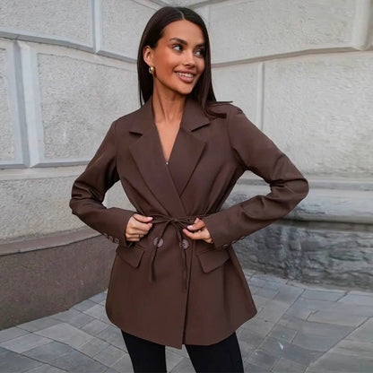Blazer féminin à la mode avec ceinture ajustable Chic und Stil