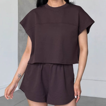 Ensemble de Crop Top et Shorts décontracté pour femme avec épaules tombantes et taille élastique Chic und Stil