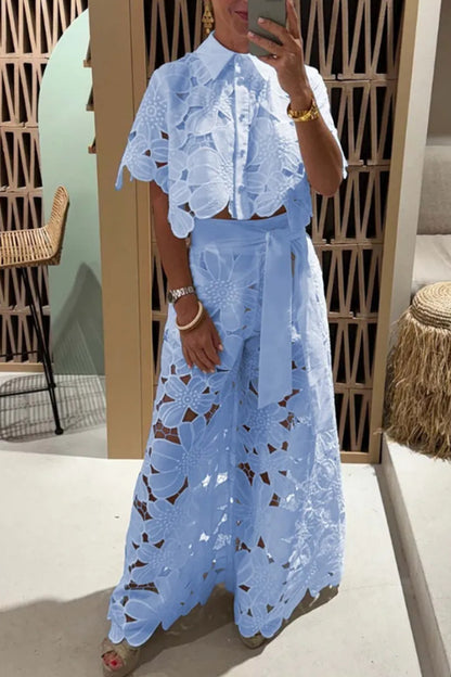 Chemisier féminin léger avec dentelle florale et coupe ample Chic und Stil