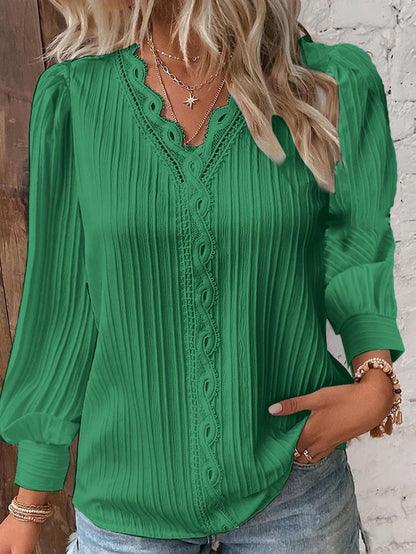Chemisier femme avec un design plissé raffiné et des accents en dentelle élégants Chic und Stil