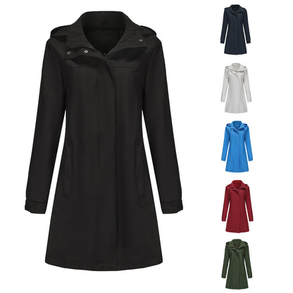 Functional transitional jacket for women with adjustable hood and practical pockets Chic and Style